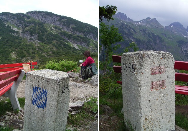 バイエルンとオーストリアのマークの標識と、国境の線が見える