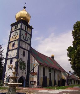 Hundertwasserの教会