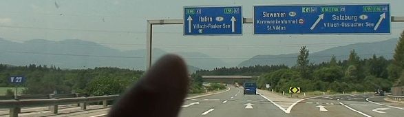イタリア/スロベニア/ドイツへの分岐標識