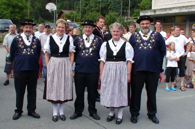 Burglenビュルグレン村：民族衣装の人たち