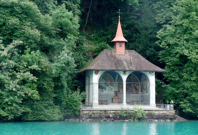 ルツェルン湖からのテル堂