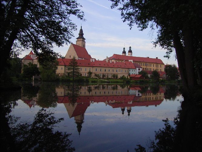 e` Telc